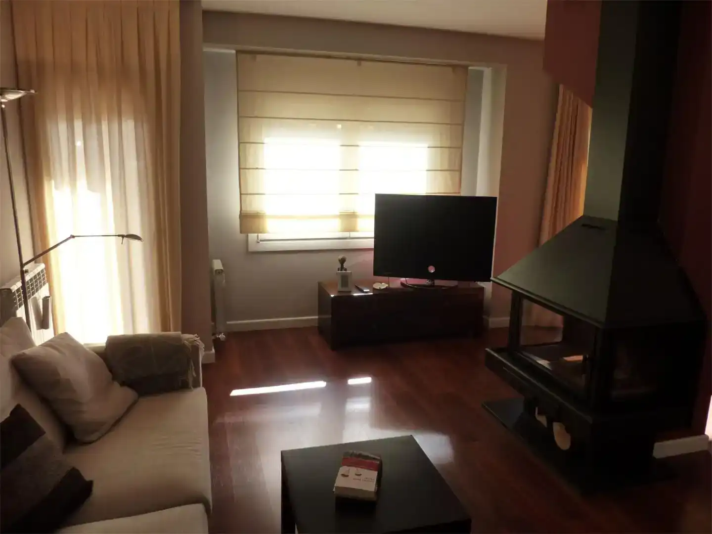 Sala d'estar de Pis en venda en Sant Joan de les Abadesses amb Parquet, Traster i Balcó