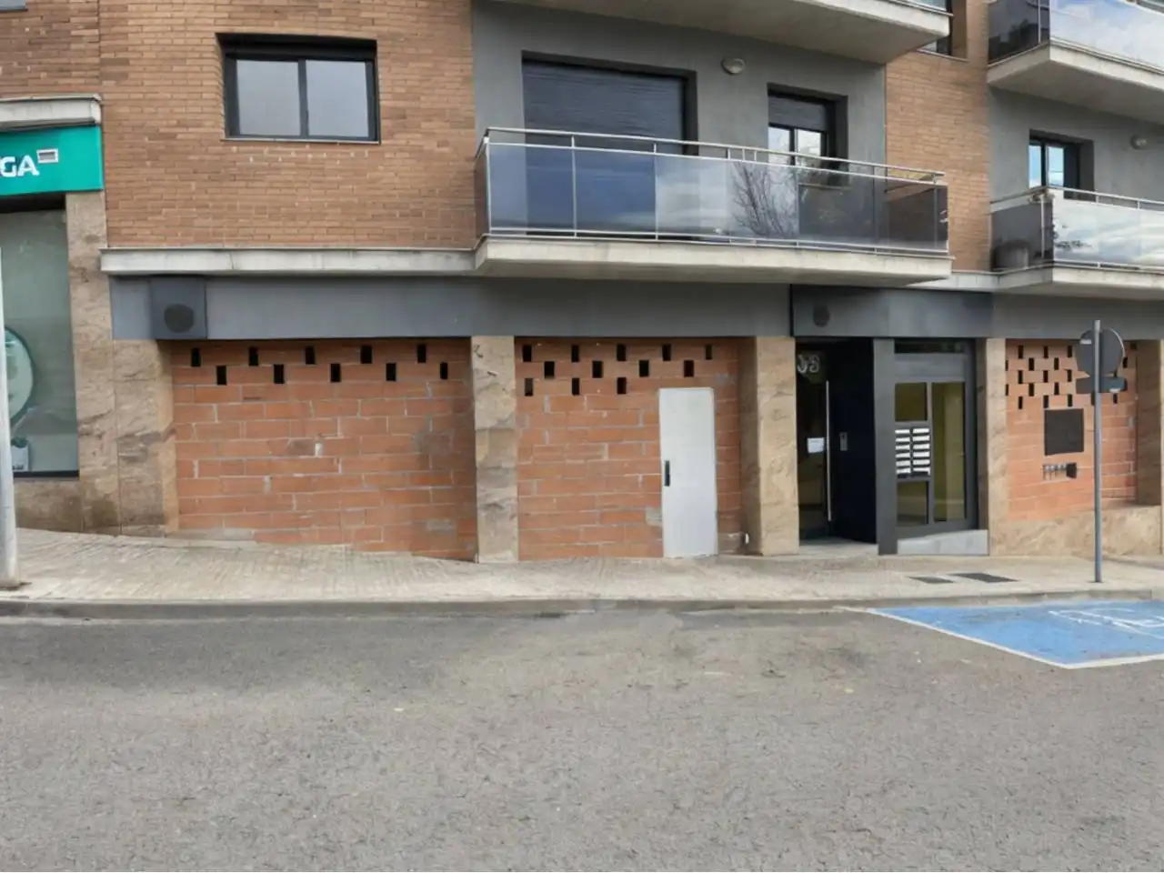 Local comercial en alquiler en Calle Sardana
