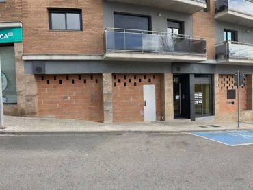Locale commerciale in affitto a Calle Sardana