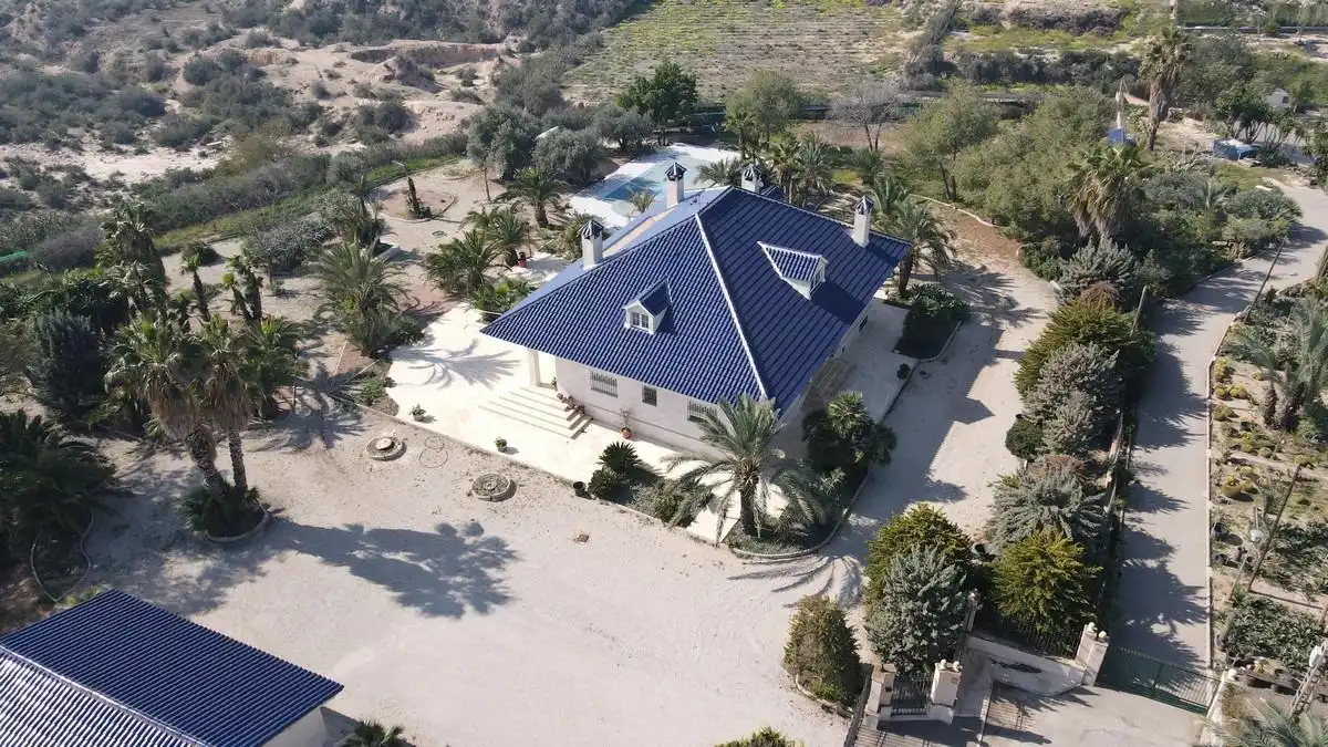 Villa con piscina in vendita a Partida LLANO SAN JOSE
