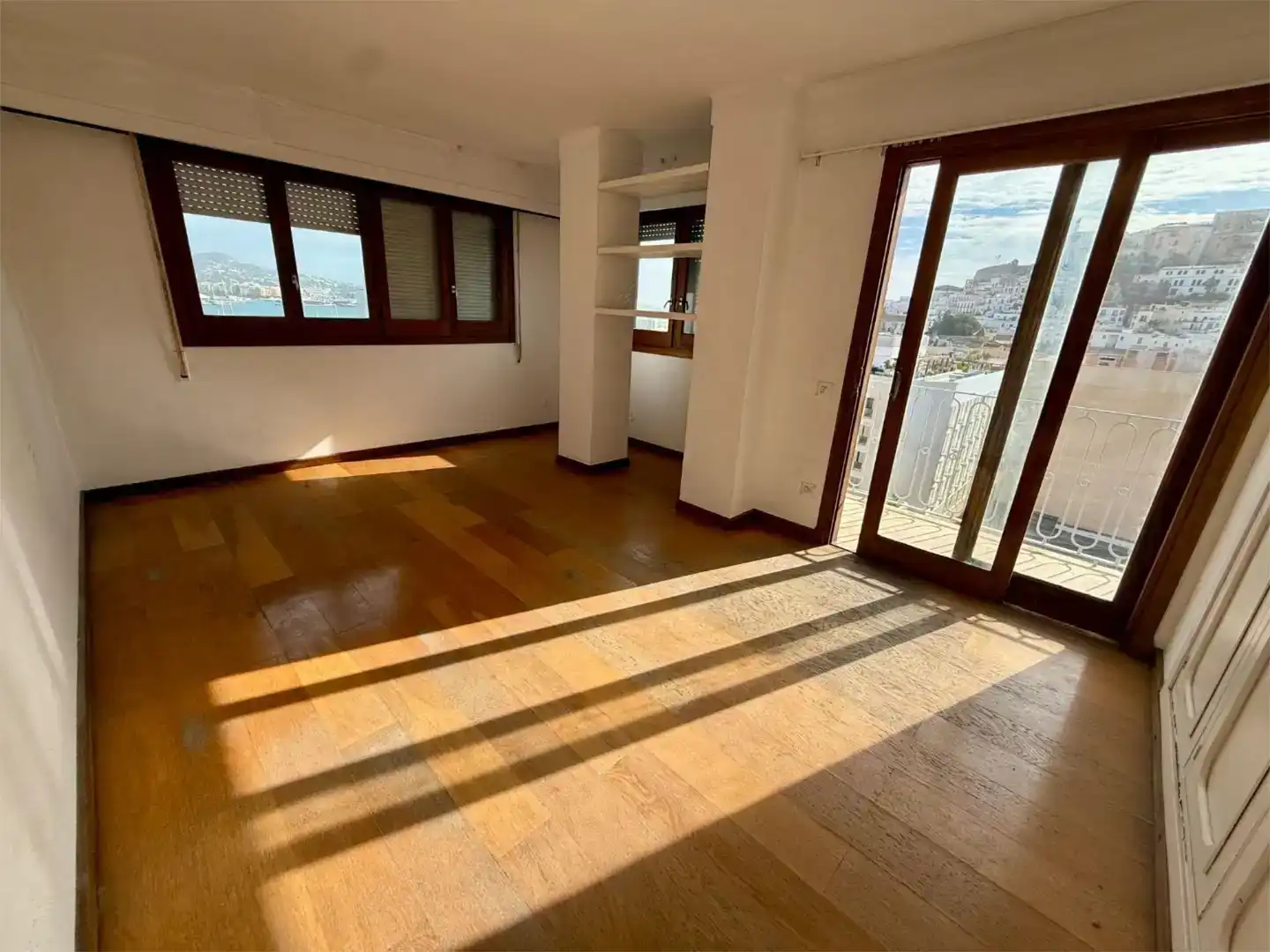 Living room of Flat for sale in Eivissa  with Air Conditioner, Parquet flooring and Storage room