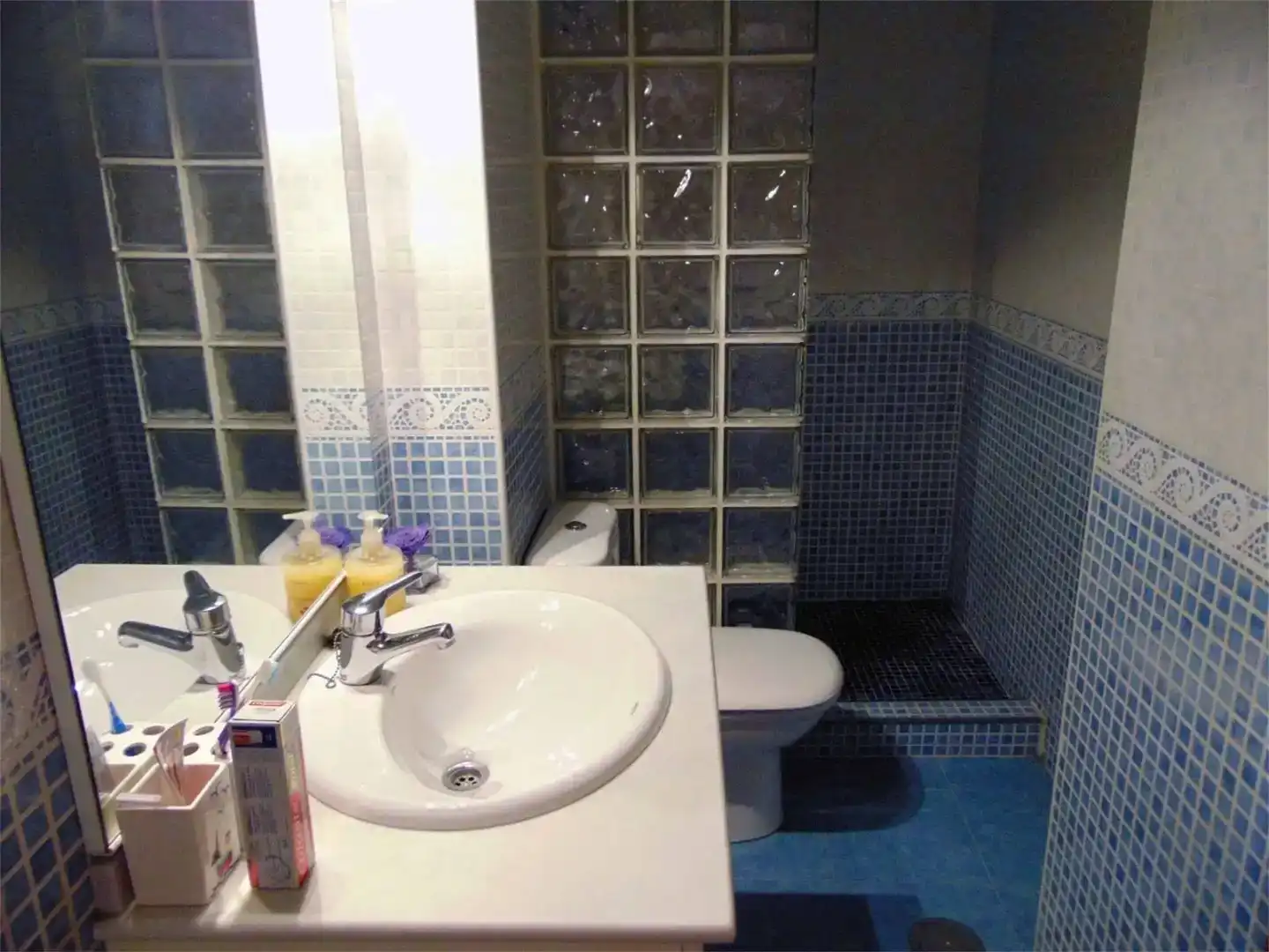 Badezimmer von Dachboden zur Miete in Almería mit Klimaanlage, Möbliert und Balkon