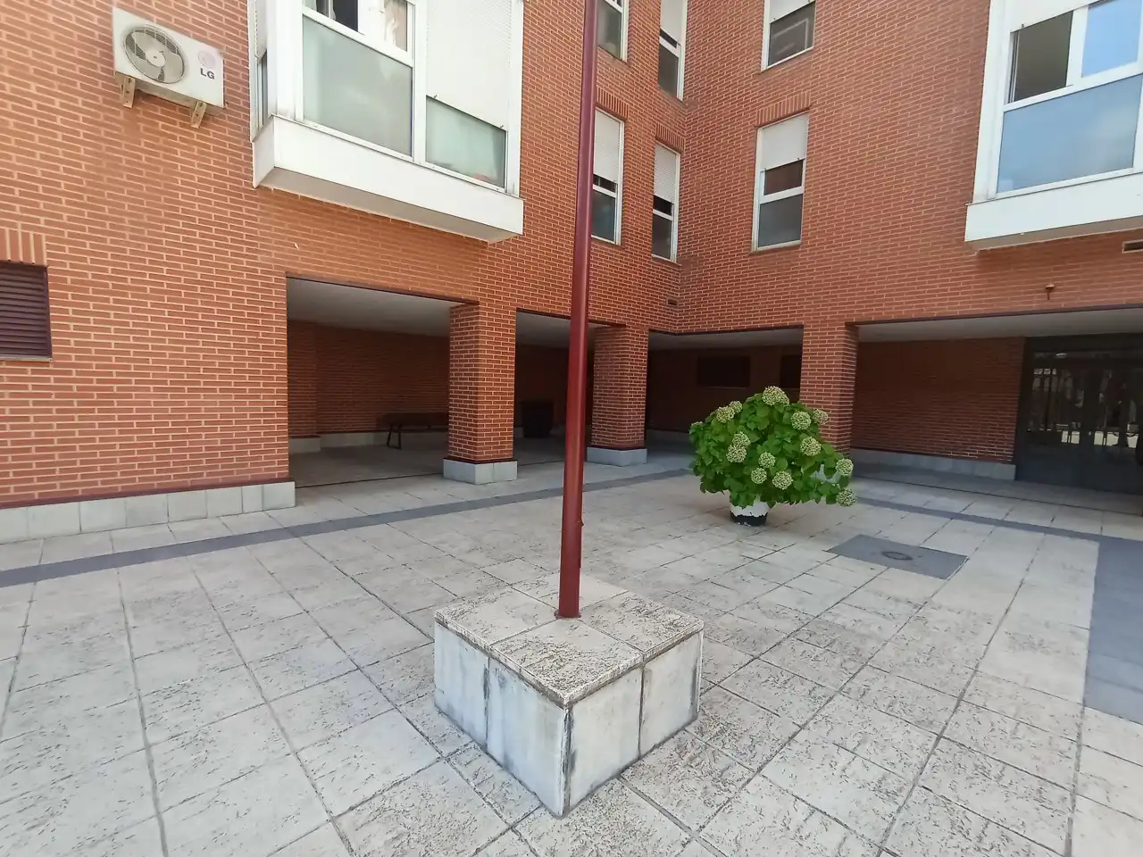Vista exterior de Àtic de lloguer en Madrid amb Aire condicionat, Calefacció i Parquet