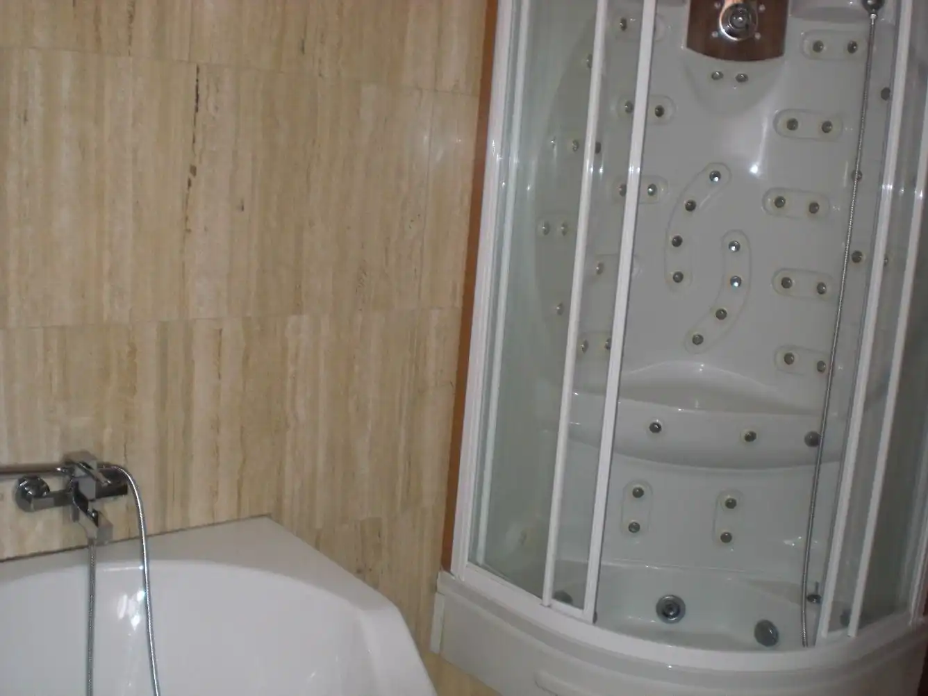 Badezimmer von Haus oder Chalet zum Verkauf in Gondomar mit Heizung, Privatgarten und Parkett