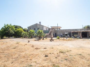 Maison rustique avec piscine à vendre à Ondara