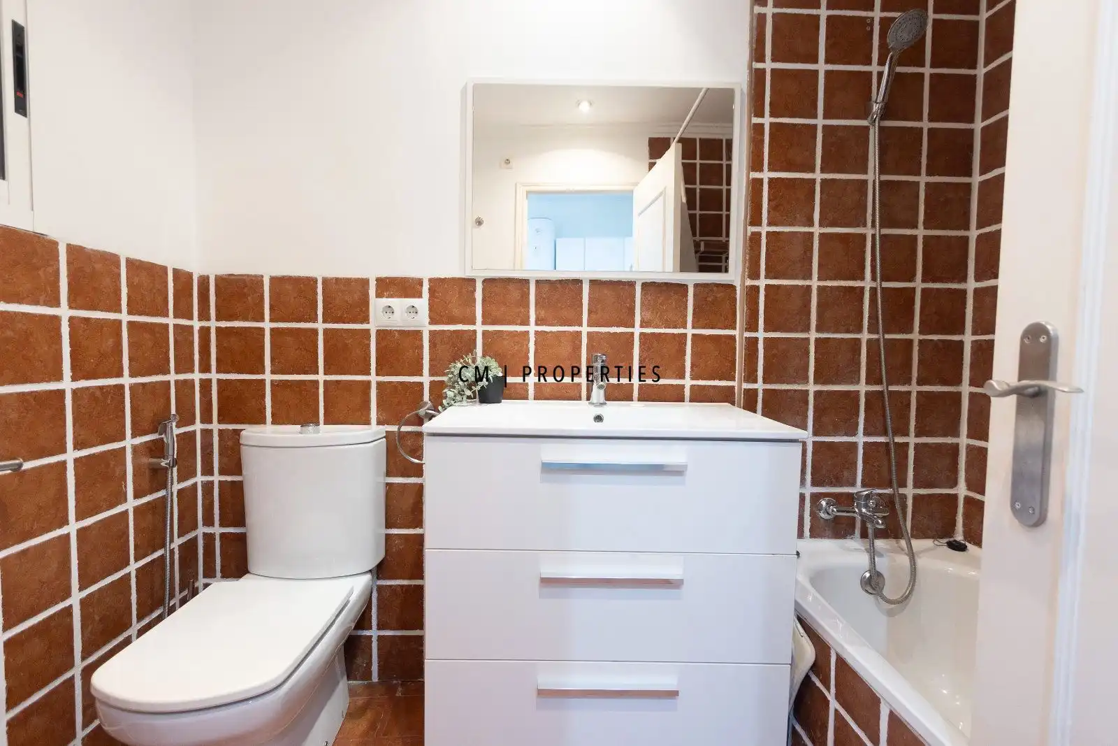 Baño de Piso en venta en Valencia con Aire acondicionado, Calefacción y Amueblado