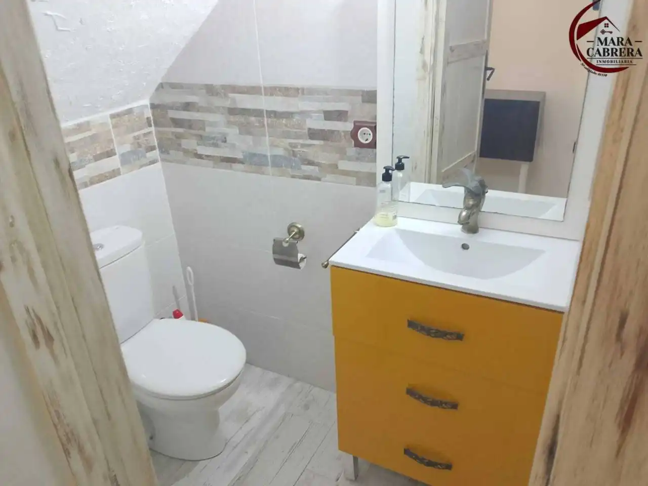 Badezimmer von Haus oder Chalet zum Verkauf in Piles mit Klimaanlage, Heizung und Terrasse