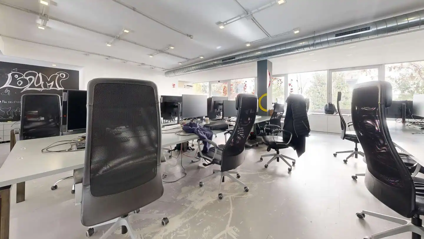 Office for sale in Madrid  with Air Conditioner, Heating and Storage room