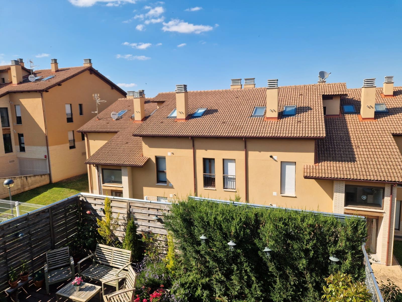 Vista exterior de Dúplex en venta en Sojuela con Amueblado
