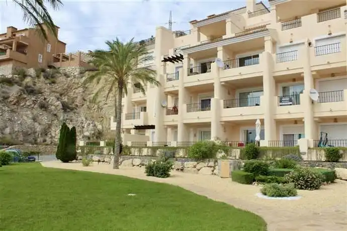 Vista exterior de Apartament en venda en Calpe / Calp amb Aire condicionat, Calefacció i Jardí privat