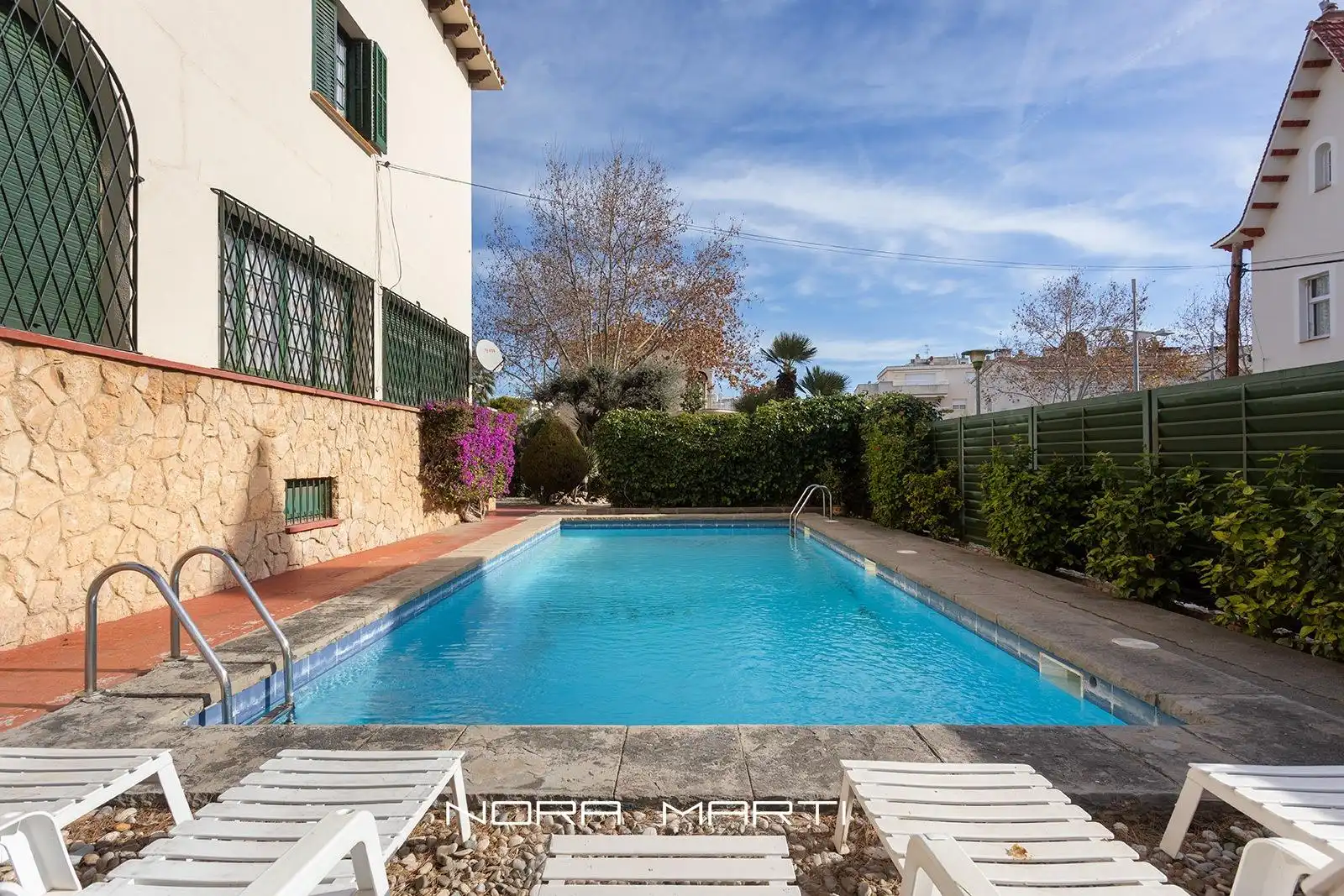 Piscina de Finca rústica en venta en Sitges con Aire acondicionado, Calefacción y Jardín privado