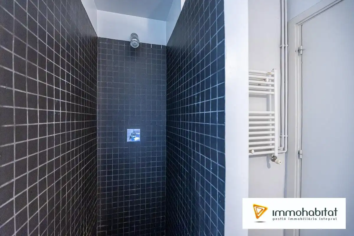 Baño de Piso en venta en Sabadell con Aire acondicionado, Calefacción y Parquet