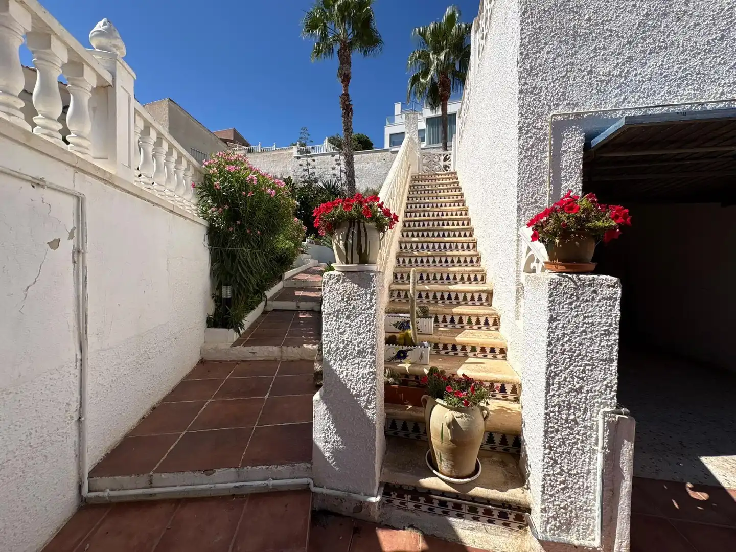 Vista exterior de Casa o xalet en venda en Rojales amb Aire condicionat, Calefacció i Jardí privat