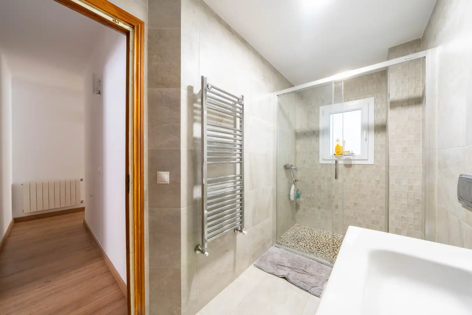 Bathroom of Flat for rent in  Palma de Mallorca  with Air Conditioner, Heating and Terrace