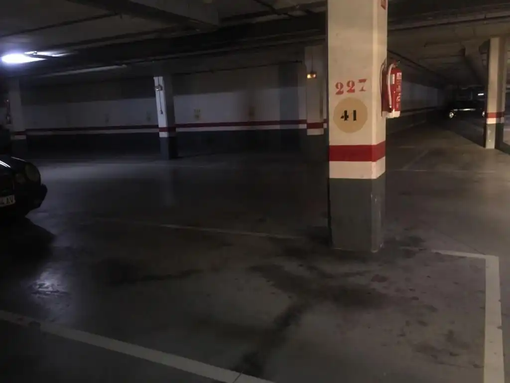 Aparcament de Garatge de lloguer en Mendebaldea - Ermitagaña