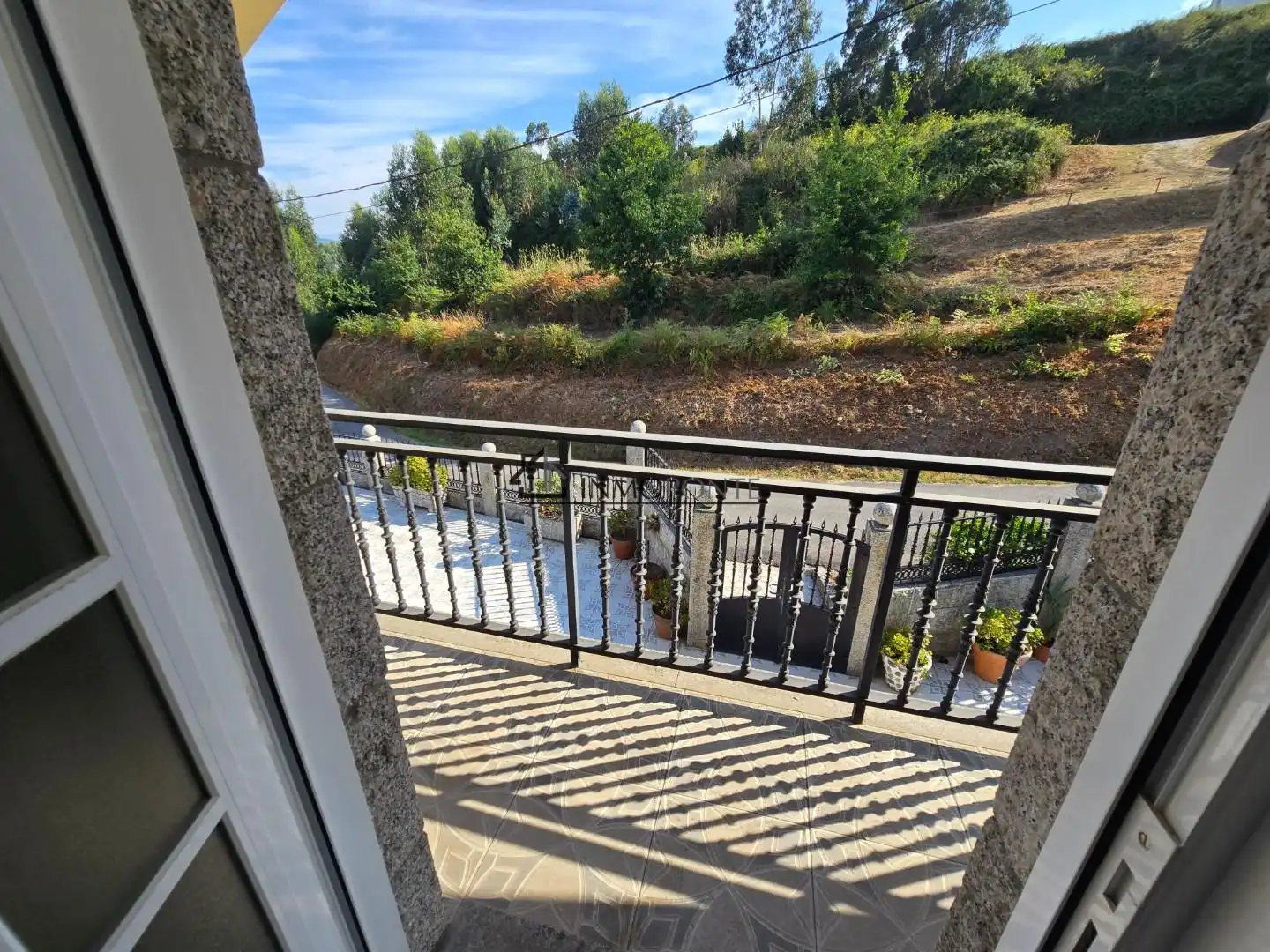 Terrassa de Casa o xalet en venda en Pontevedra Capital  amb Calefacció, Jardí privat i Terrassa
