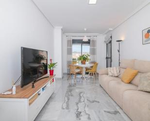 Living room of Flat to rent in  Granada Capital  with Air Conditioner, Terrace and Balcony