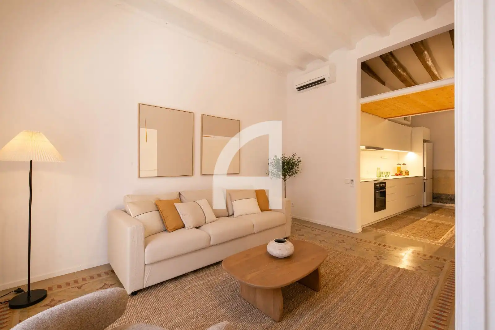 Flat with terrace to rent in Duran i Bas