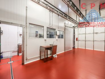 Industrial building with lift for sale in Hortaleza