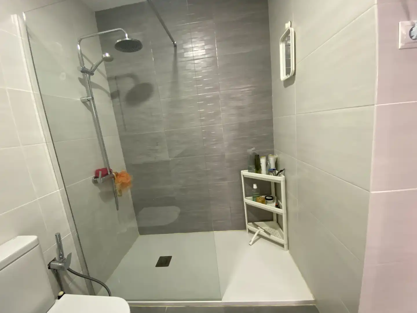 Bathroom of Flat for rent in Las Palmas de Gran Canaria  with Oven, Washing machine and Alarm