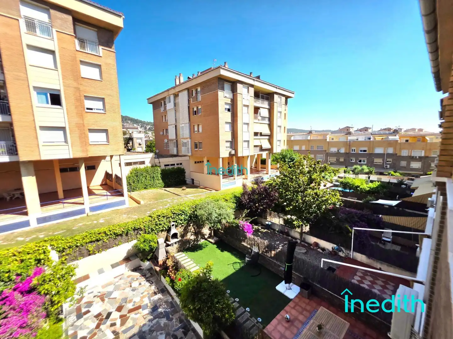 Vista exterior de Casa o chalet en venta en Viladecans con Calefacción, Jardín privado y Terraza