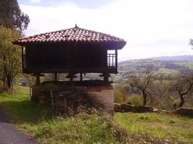 Casa con jardín en venta en Grado, imagen 2