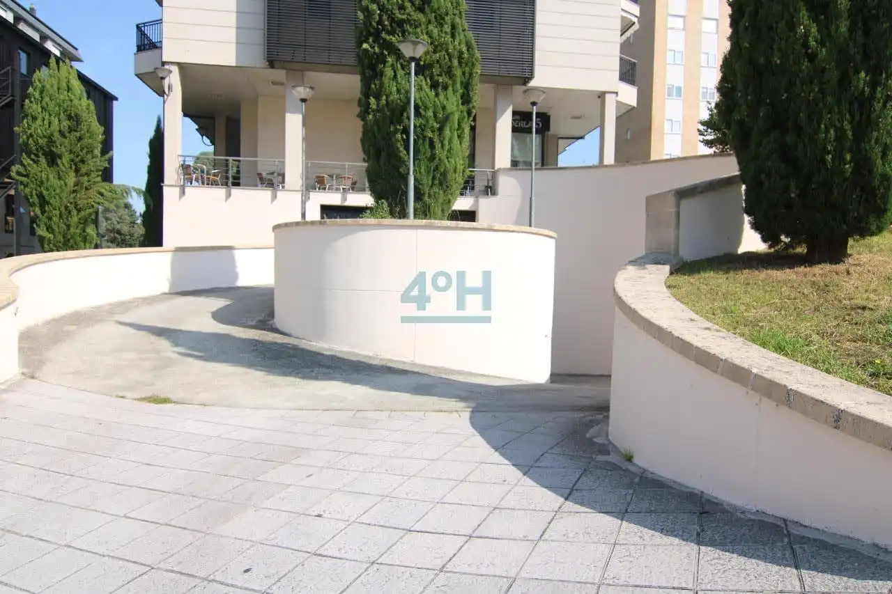 Exterior view of Study for rent in Ourense Capital   with Air Conditioner, Heating and Parquet flooring