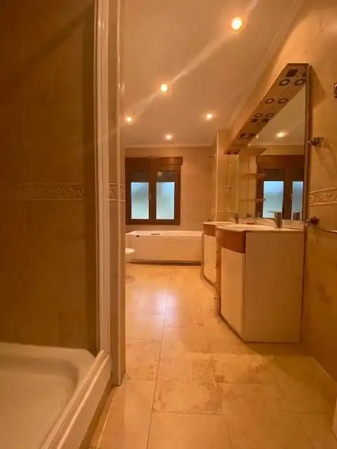 Bathroom of Houses for rent in Boadilla del Monte  with Air Conditioner, Private garden and Storage room