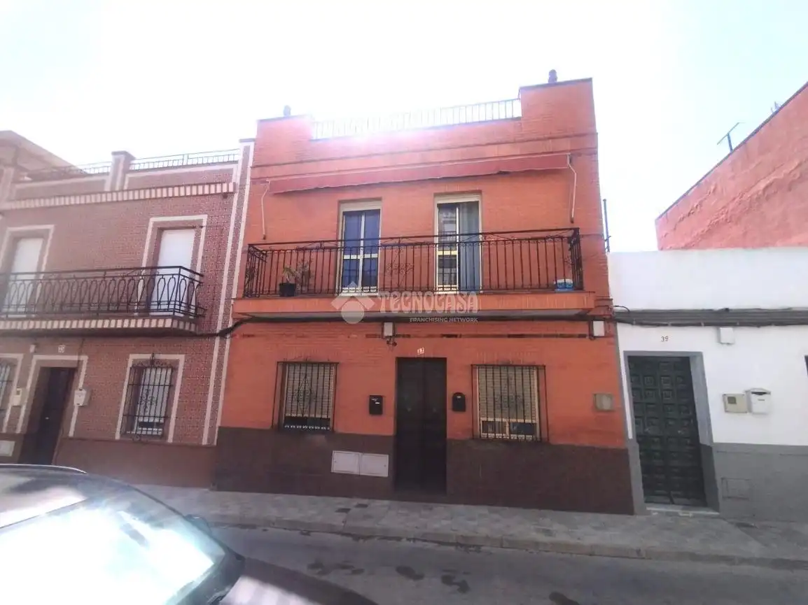 Piso con terraza en venta en Coria del Río