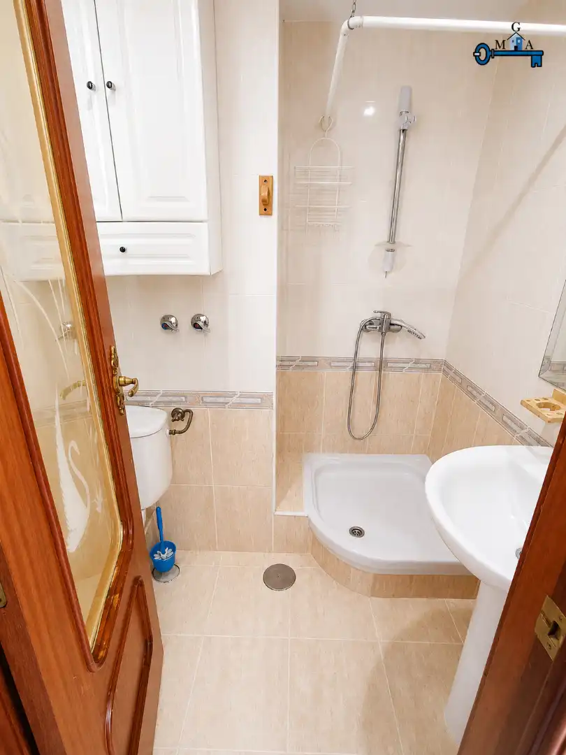 Badezimmer von Wohnungen zur Miete in Fuenlabrada mit Heizung, Möbliert und Ofen