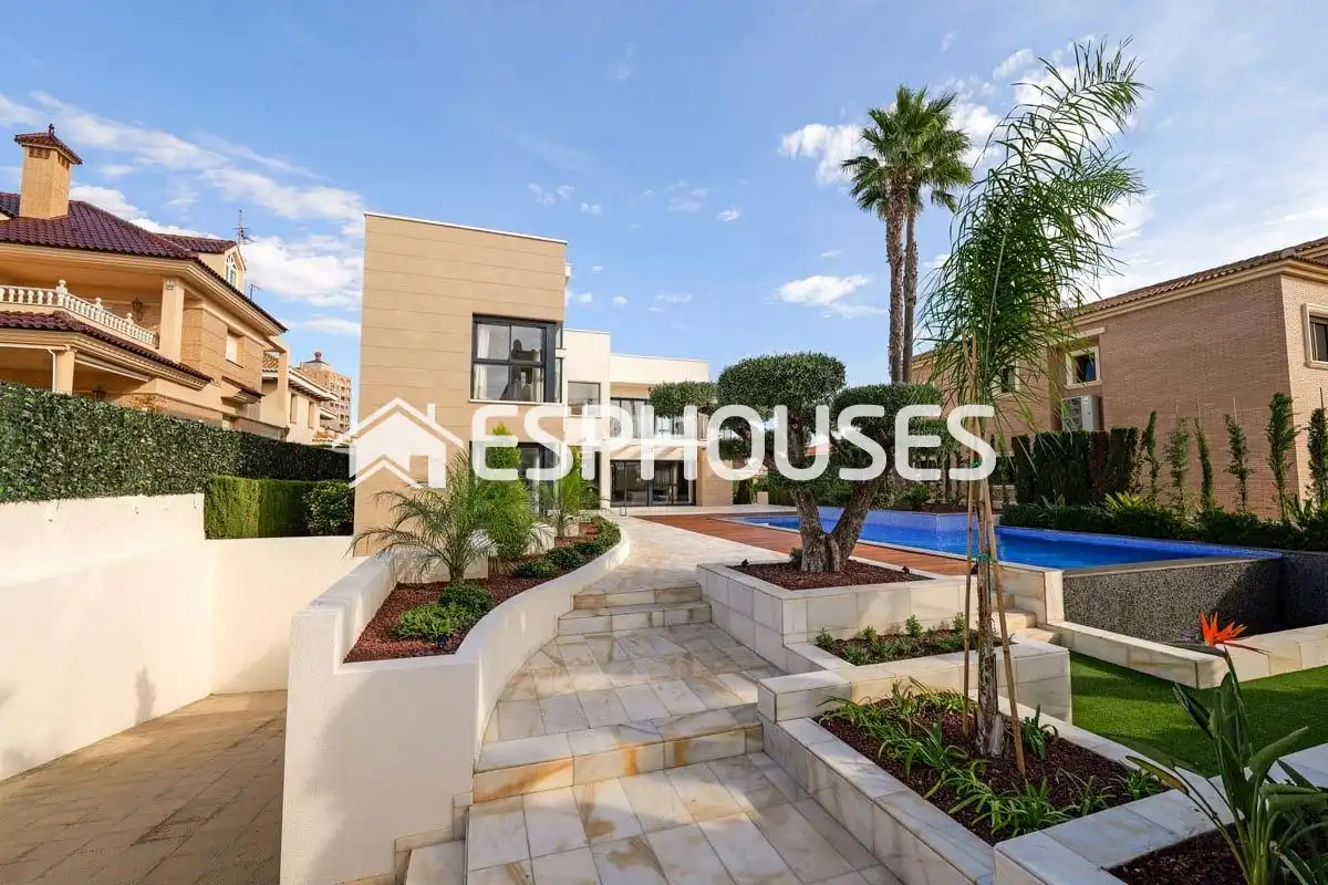 Casa con terraza en venta en Playa del Acequión, Náufragos y Rocío del Mar
