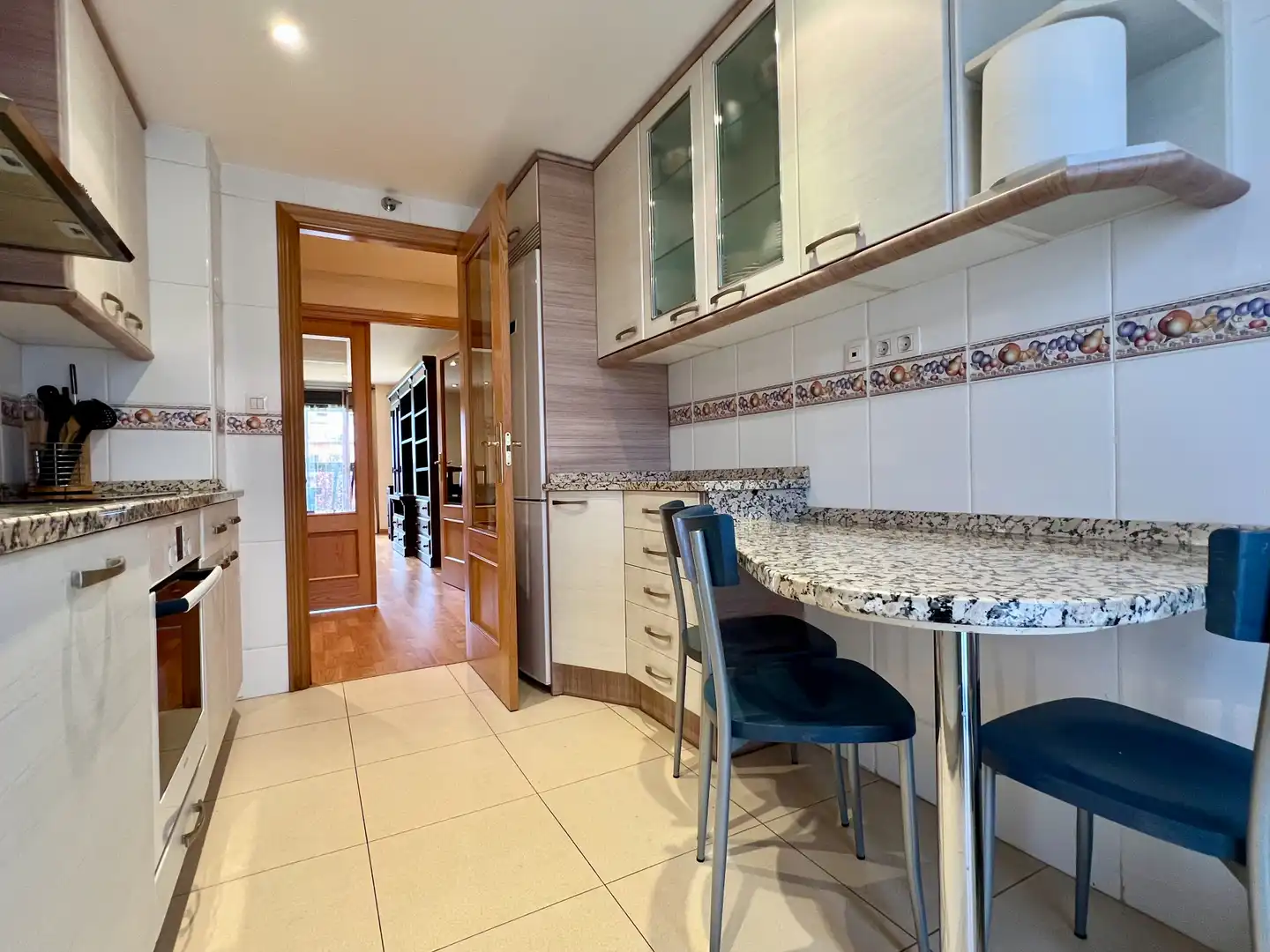 Kitchen of Flat for sale in Jaca  with Heating, Parquet flooring and Terrace