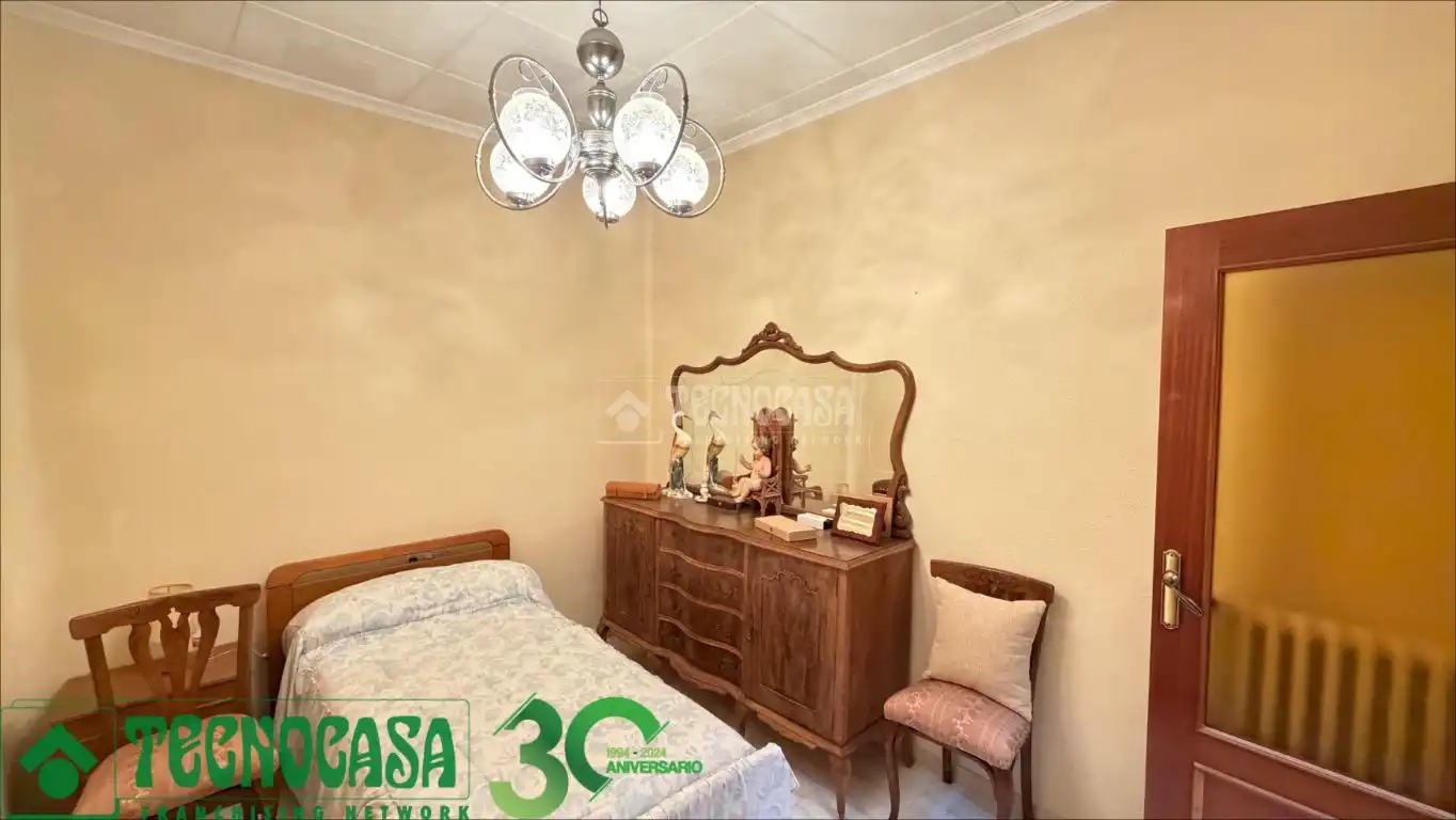 Habitación de Casa adosada en venta en Alcázar de San Juan con Jardín privado y Balcón