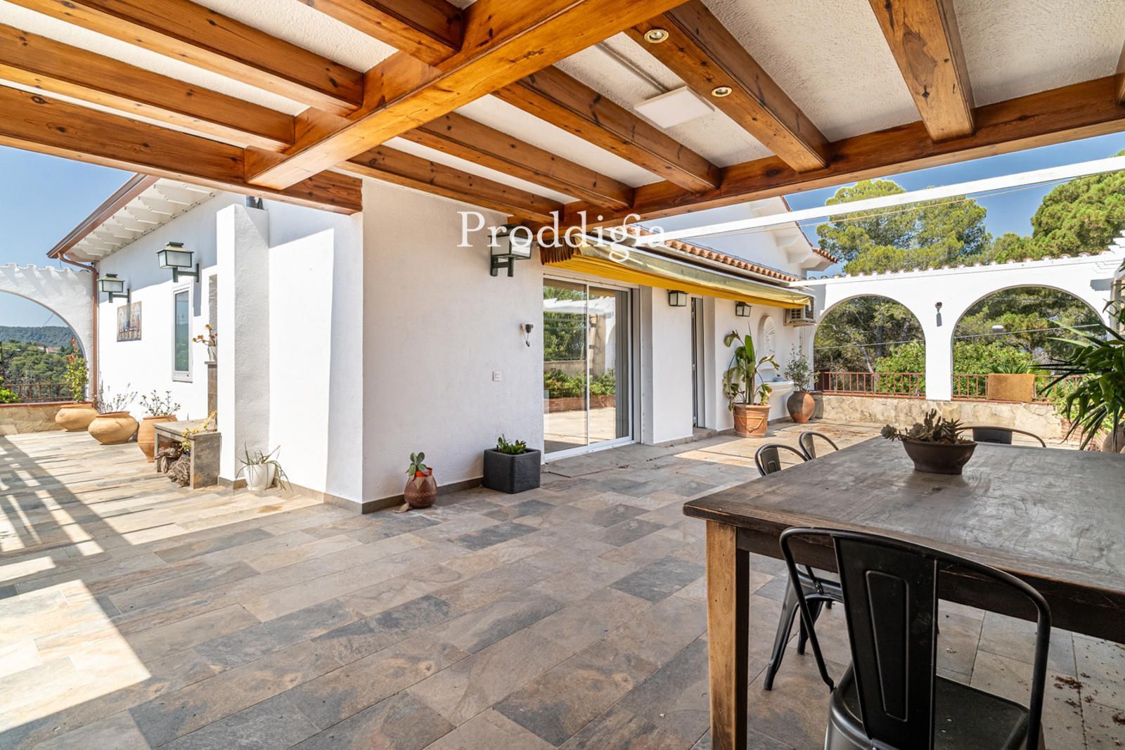 Vista exterior de Casa o xalet en venda en Sant Cugat del Vallès amb Jardí privat i Terrassa