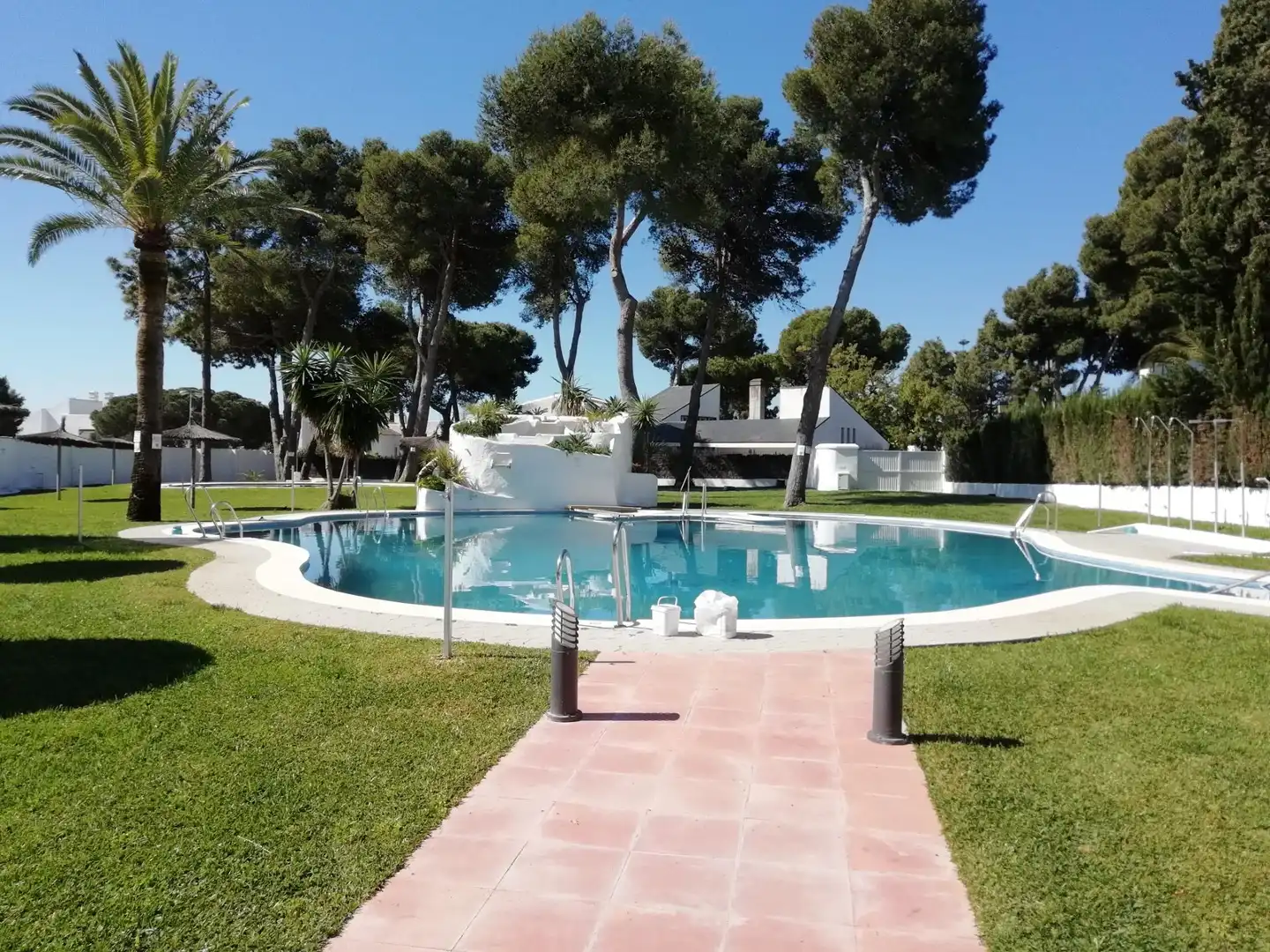 Piscina de Apartament en venda en El Puerto de Santa María amb Calefacció, Jardí privat i Piscina comunitària