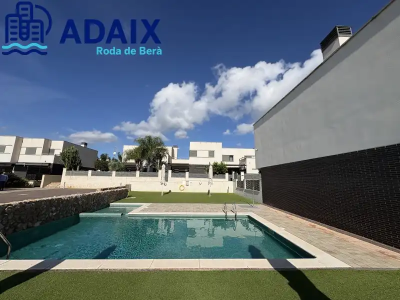 Casa adosada en venda a Roda de Berà, Tarragona