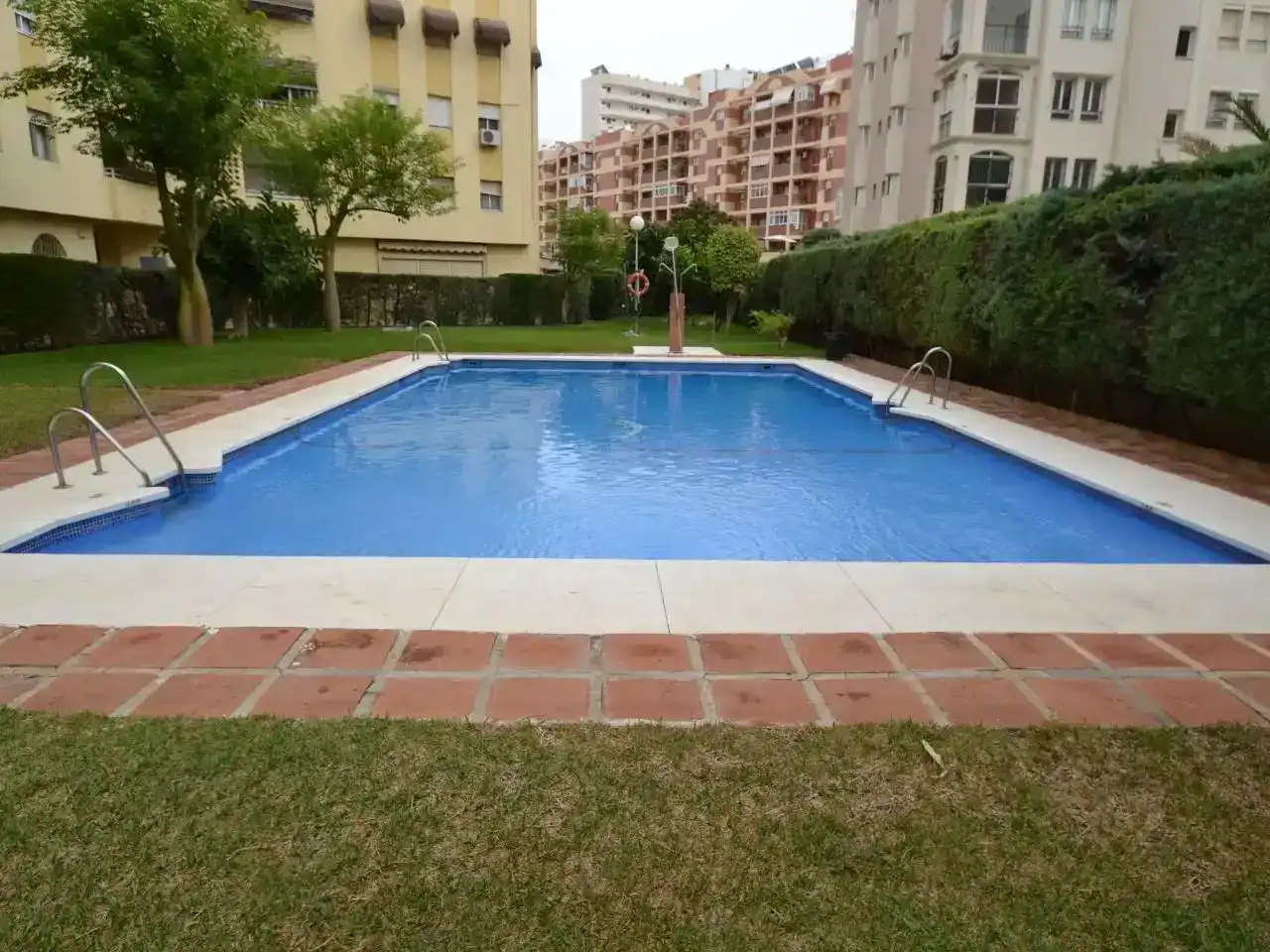 Piscina de Piso en venta en Torremolinos con Aire acondicionado, Piscina y Balcón