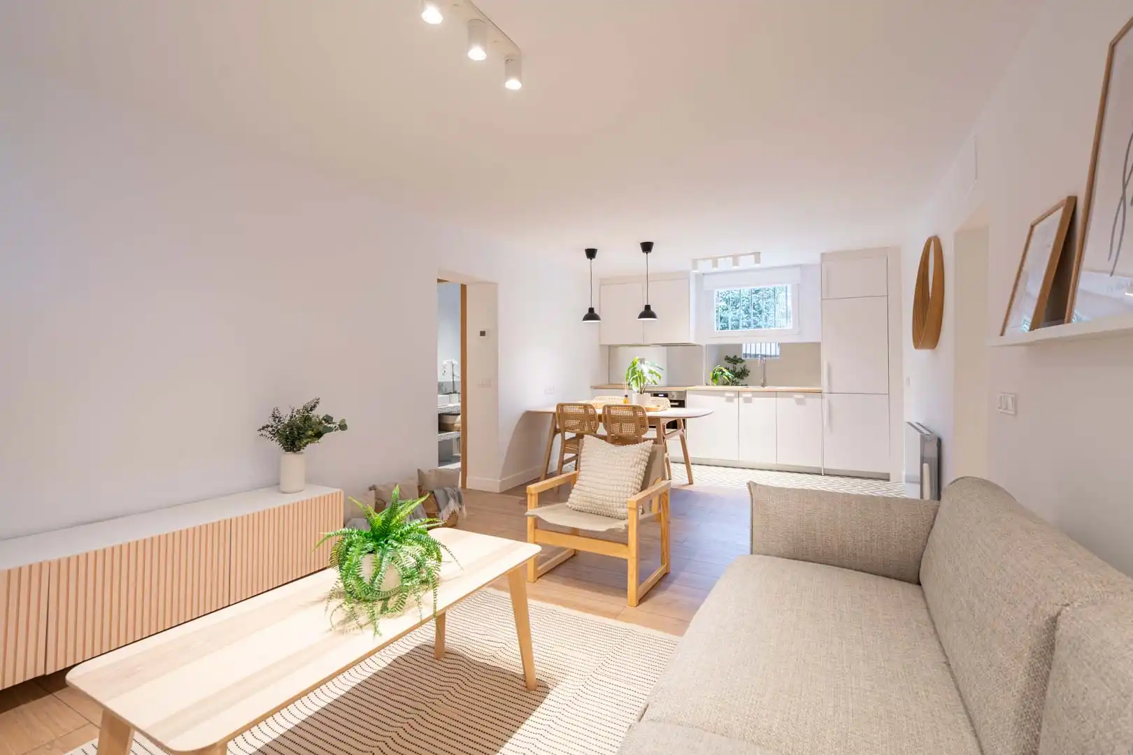 Living room of Flat for rent in Madrid  with Heating, Furnished and Oven