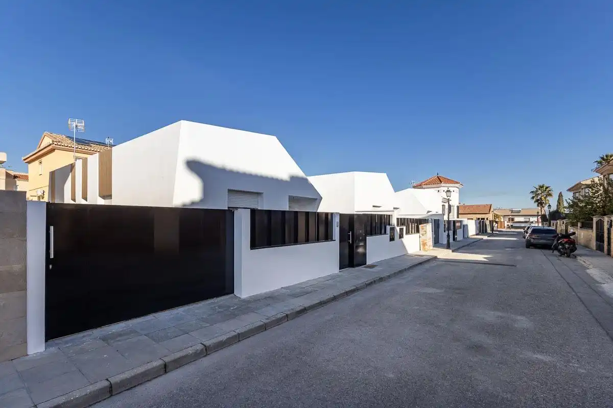 Exterior view of Detached homes for sale in Vegas del Genil  with Air Conditioner and Private garden