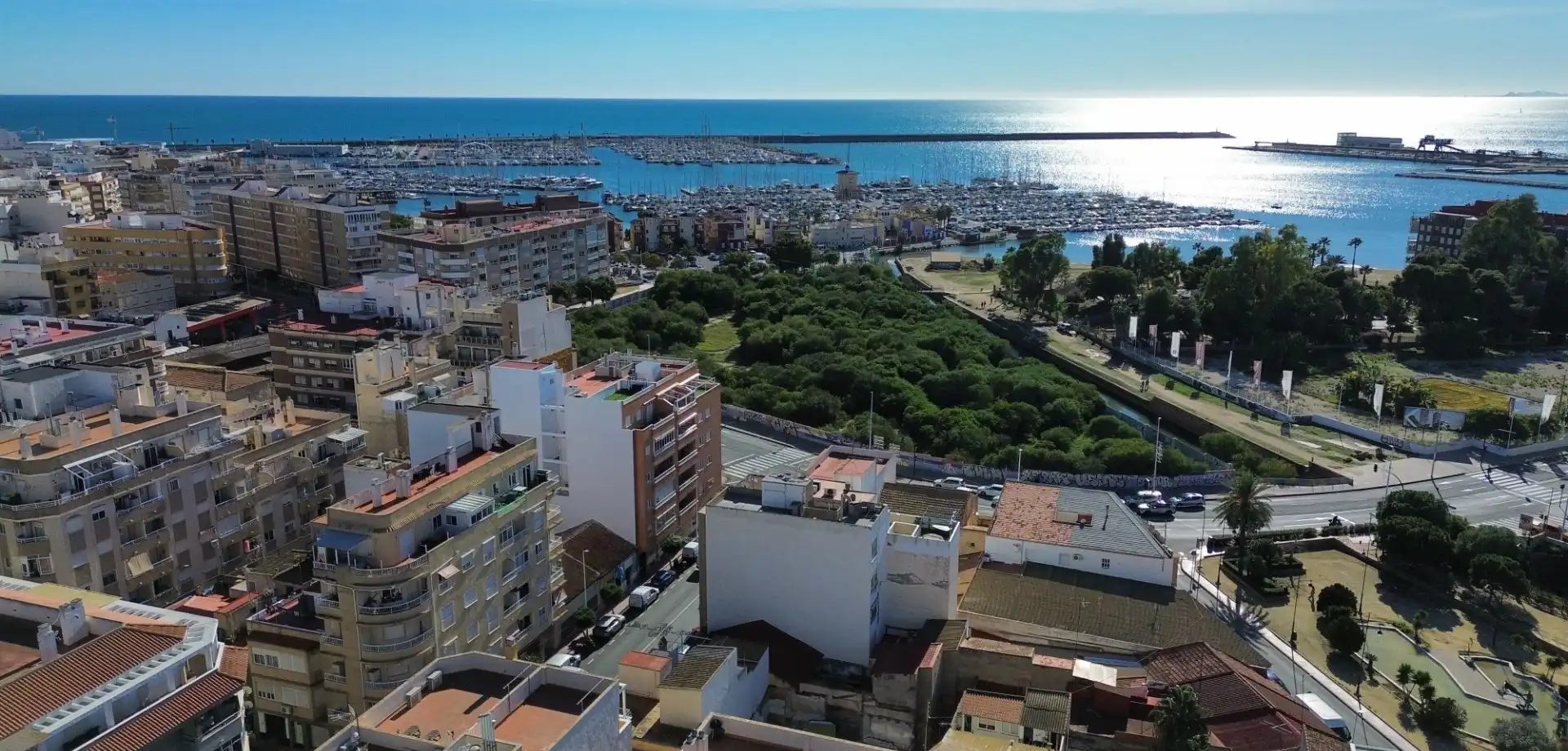 Vista exterior de Apartament en venda en Torrevieja amb Aire condicionat, Terrassa i Moblat
