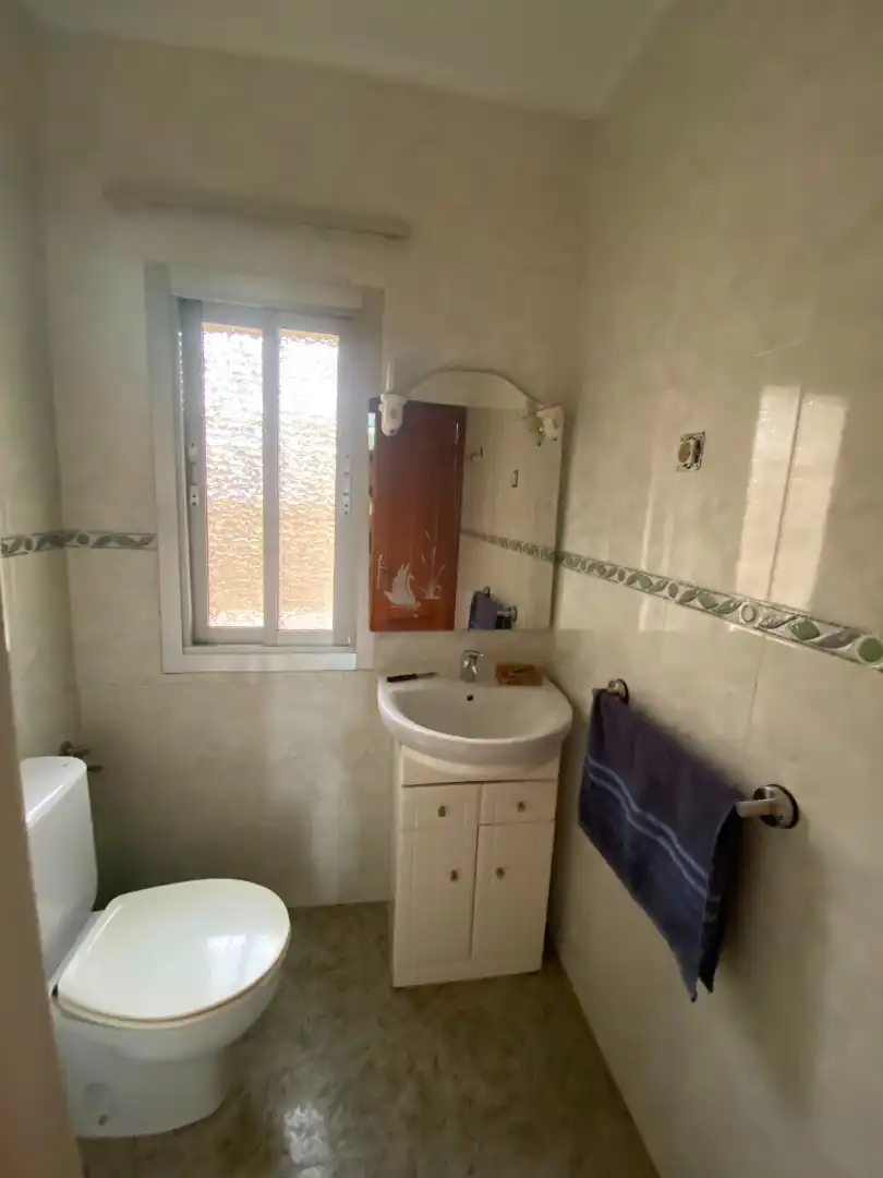 Baño de Piso de alquiler en Plasencia con Amueblado y Balcón