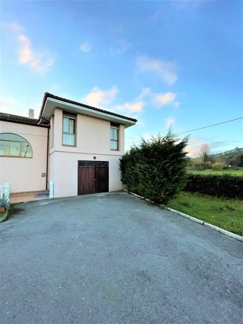 Vista exterior de Casa o chalet en venta en Arnuero con Calefacción, Terraza y Trastero