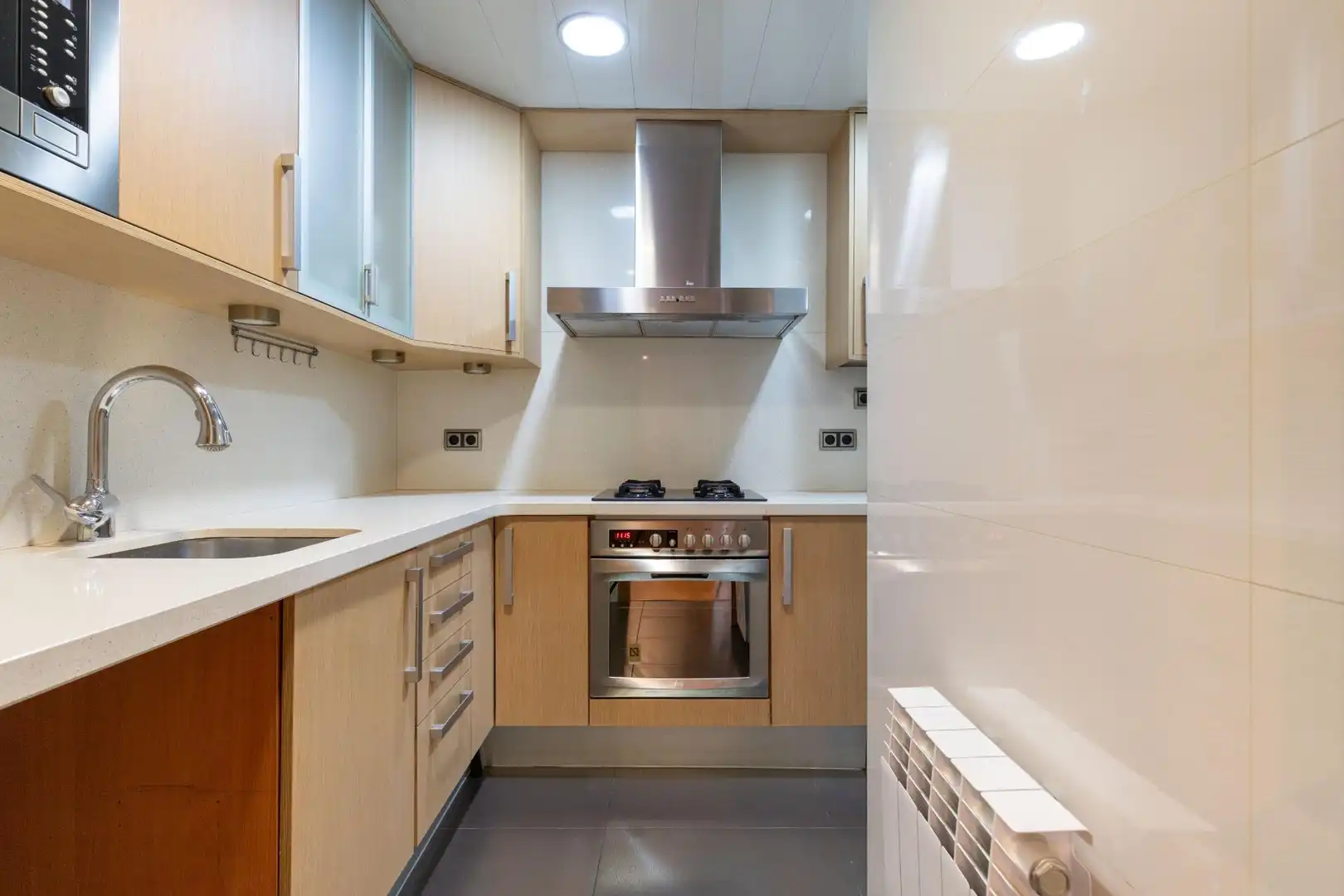 Kitchen of Flat for sale in Barcelona  with Air Conditioner, Heating and Parquet flooring