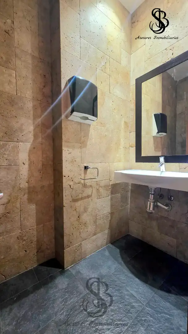 Bathroom of Commercial properties for rent in Alicante / Alacant  with Air Conditioner, Heating and Furnished