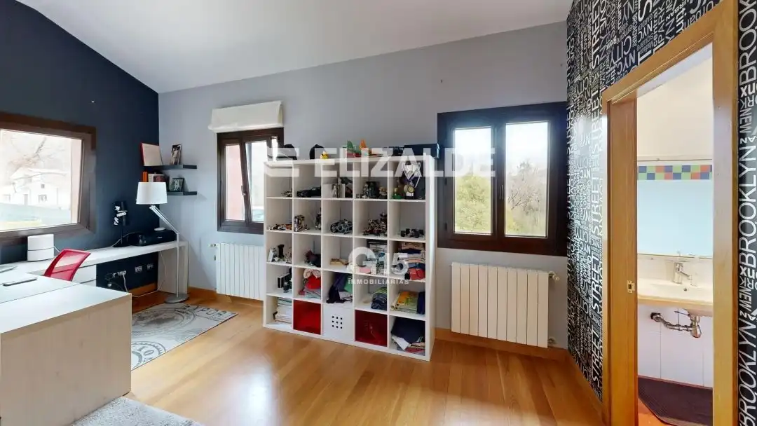 Dormitori de Casa o xalet en venda en Hondarribia amb Calefacció, Jardí privat i Terrassa