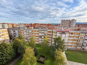 Pis amb ascensor en venda a Calle de Álava