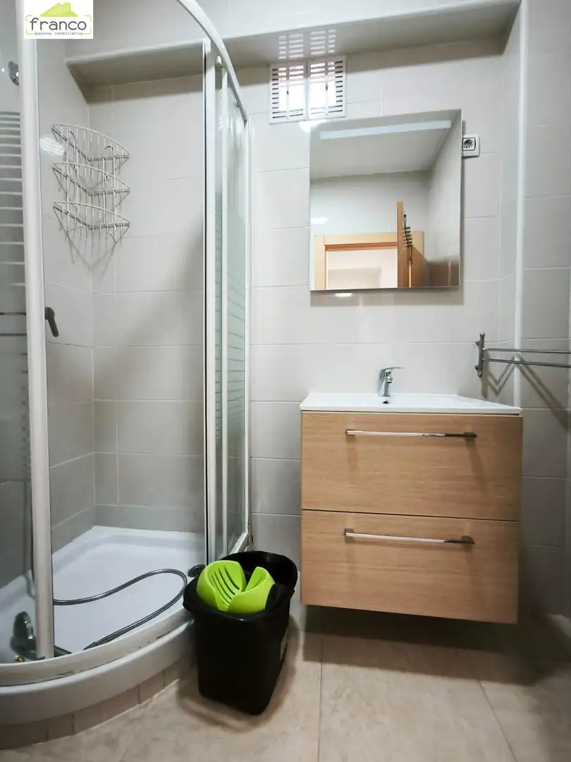 Badezimmer von Wohnung zur Miete in Murcia mit Möbliert