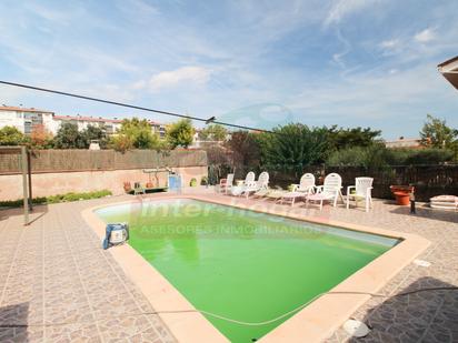 Swimming pool of Planta baja for sale in Cerdanyola del Vallès  with Air Conditioner, Heating and Private garden