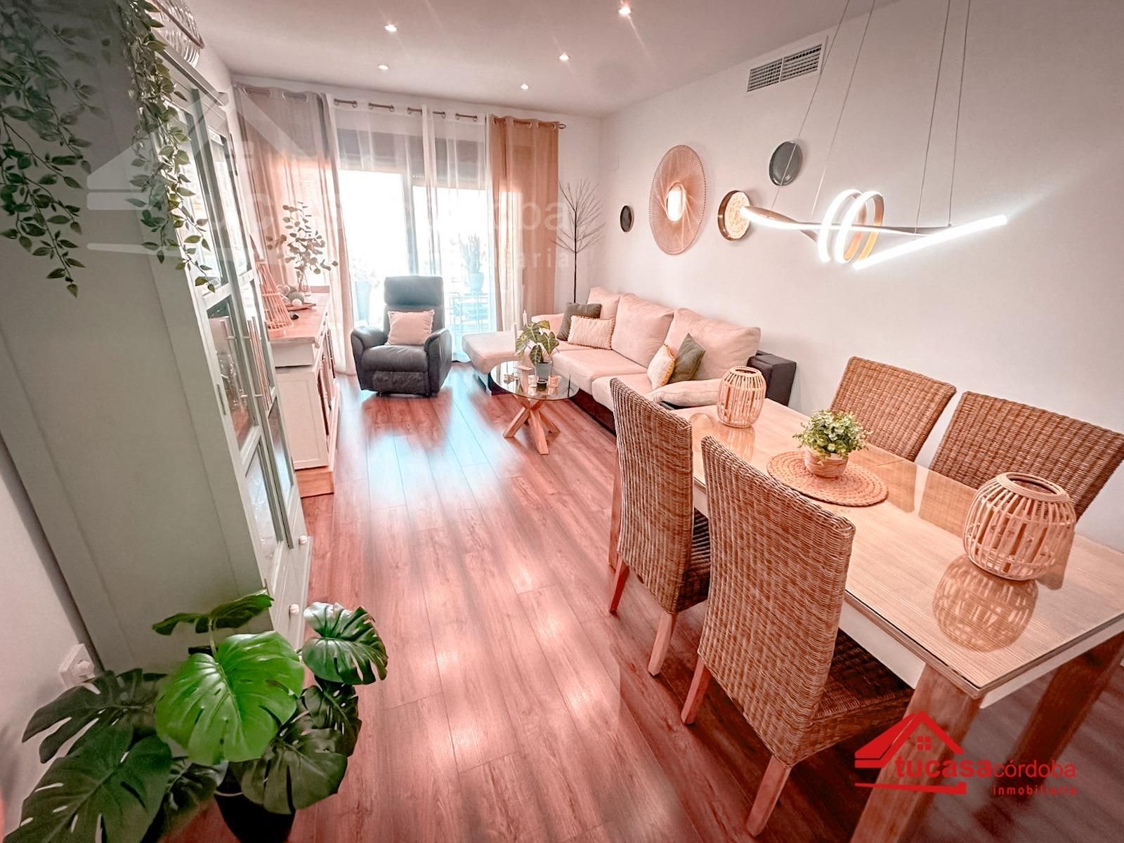 Sala d'estar de Pis en venda en  Córdoba Capital amb Aire condicionat, Parquet i Terrassa