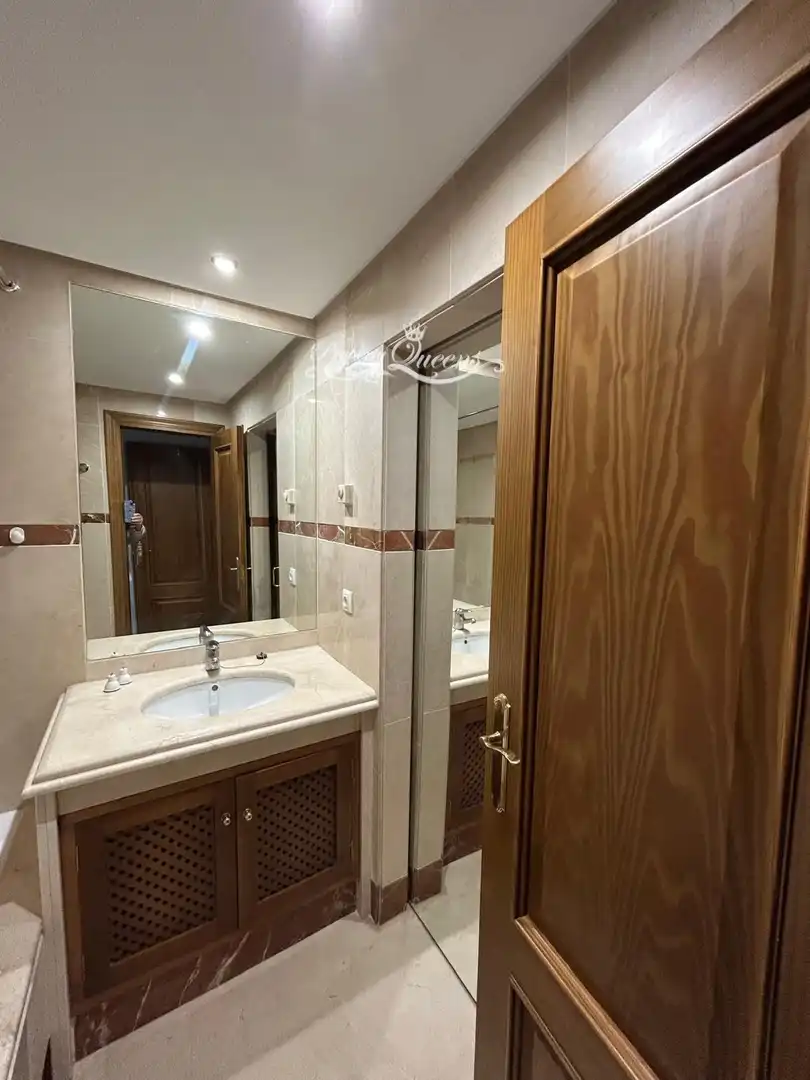 Bathroom of Flat for rent in Estepona  with Air Conditioner, Terrace and Swimming Pool
